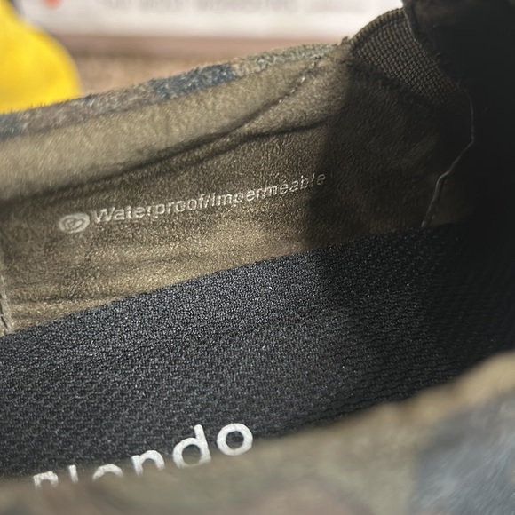 Blondo Gracie 2.0 Camo Waterproof Slip On Sneaker  Women's 7M Great Condition - Picture 4 of 9